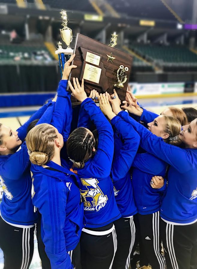 Photo of the Day: Golden Girls Win State