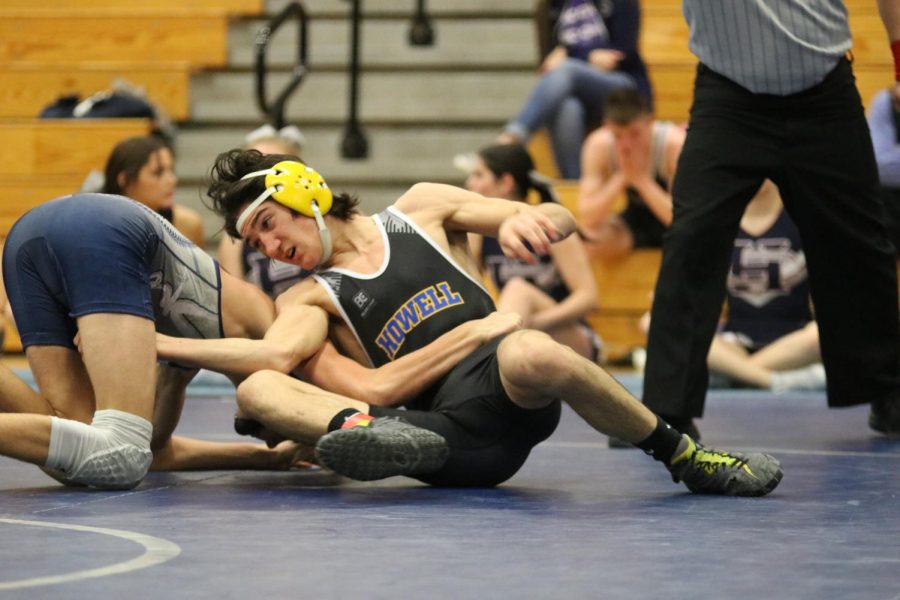 Boys+wrestling+takes+sixth+at+St.+Charles+West+tournament